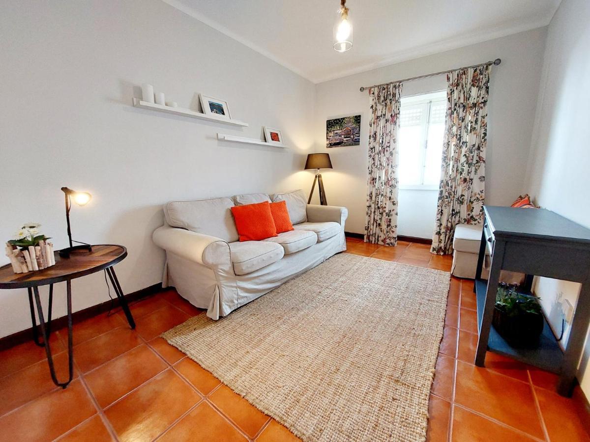 Charme Apartment Center Angra do Heroísmo Exteriör bild